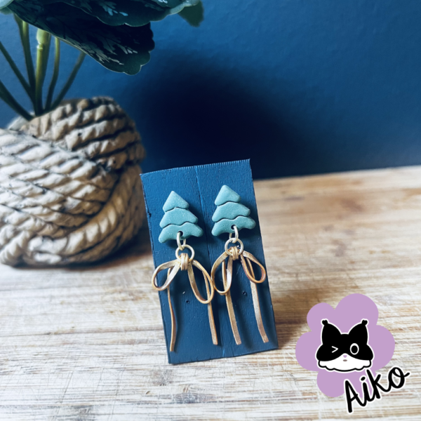 Christmas Tree Studs with Gold Bows